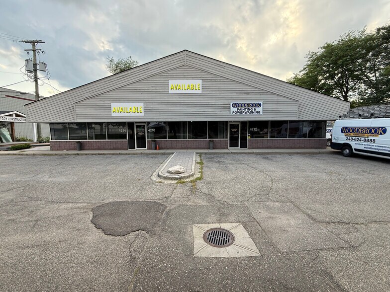 Primary Photo Of 4210-4214 Martin Rd, Commerce Township Flex For Lease