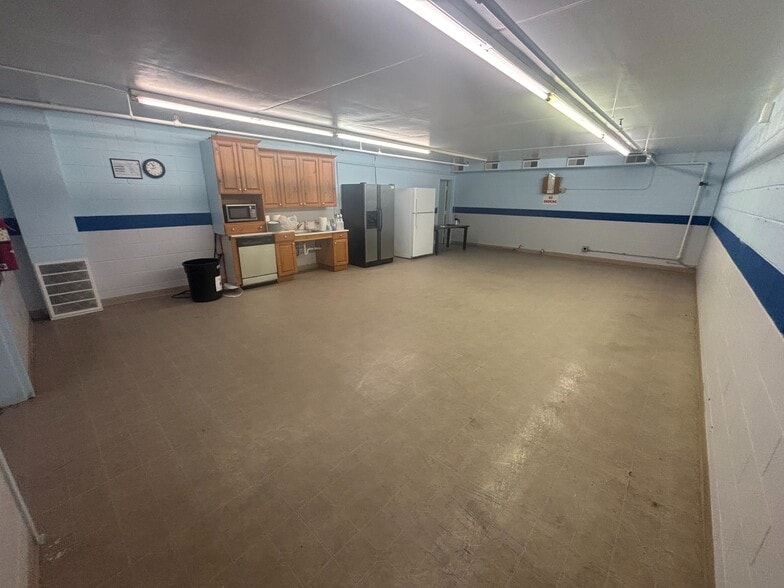 More Photos Of 259 Brooke Rd, Winchester Warehouse For Sale