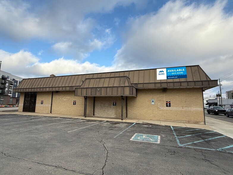 Primary Photo Of 706 Broad Ripple Ave, Indianapolis Bank For Lease