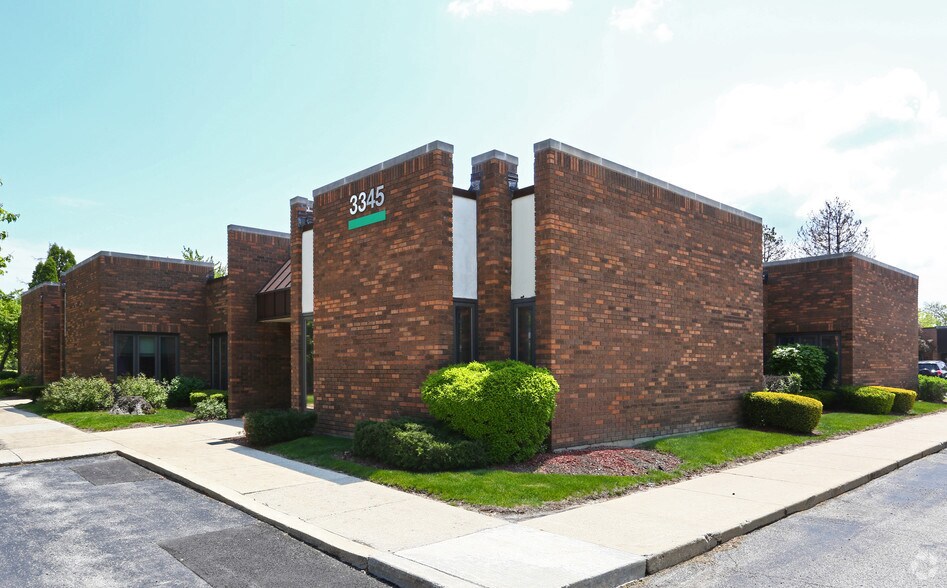 More Photos Of 3365 N Arlington Heights Rd, Arlington Heights Unknown For Lease