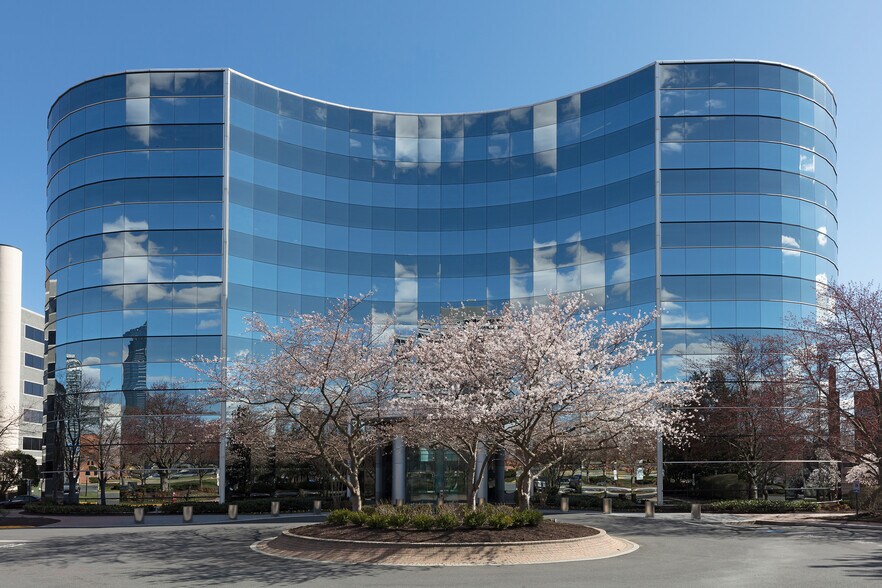 More Photos Of 8609 Westwood Center Dr, Vienna Coworking Space