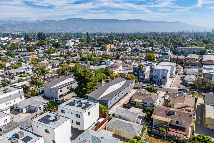 More Photos Of 5743 Case Ave, North Hollywood Apartments For Sale