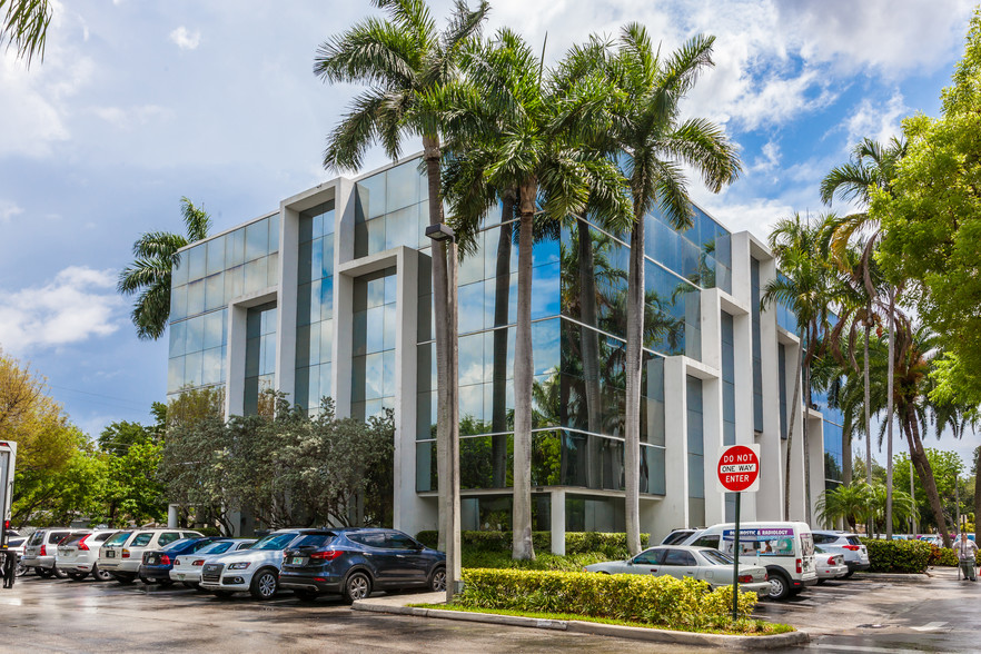 Primary Photo Of 16853-16855 NE 2nd Ave, North Miami Beach Office For Lease