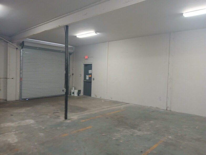 More Photos Of 528 S Missouri Ave, Clearwater Storefront Retail Office For Lease