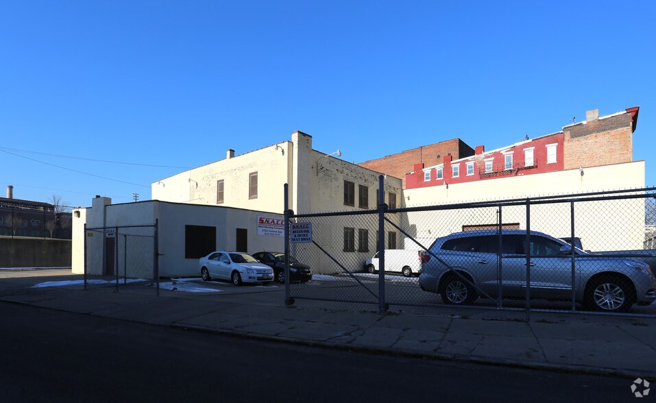 More Photos Of 2105 Central Ave, Cincinnati Warehouse For Lease