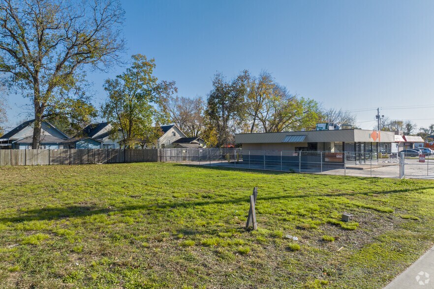 More Photos Of 309 S Lockwood Dr, Houston Restaurant For Sale