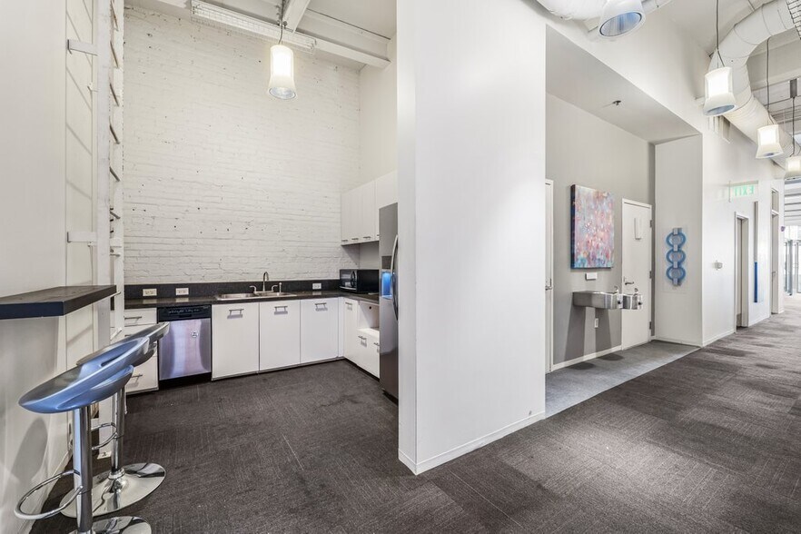 More Photos Of 315 E Bay St, Jacksonville Office For Lease