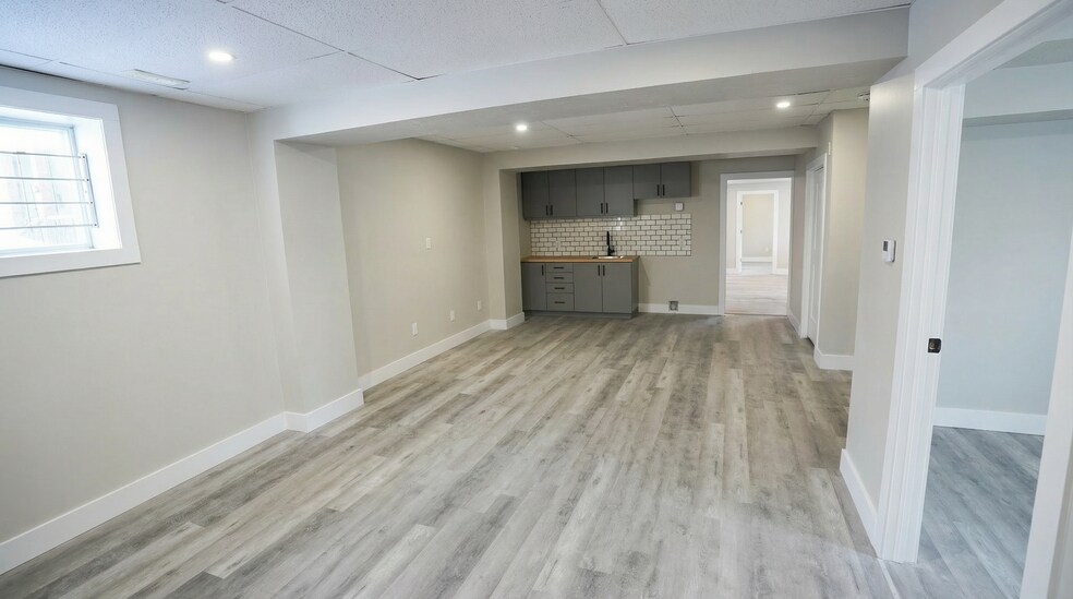 More Photos Of 39 Shade St, Cambridge General Retail For Lease