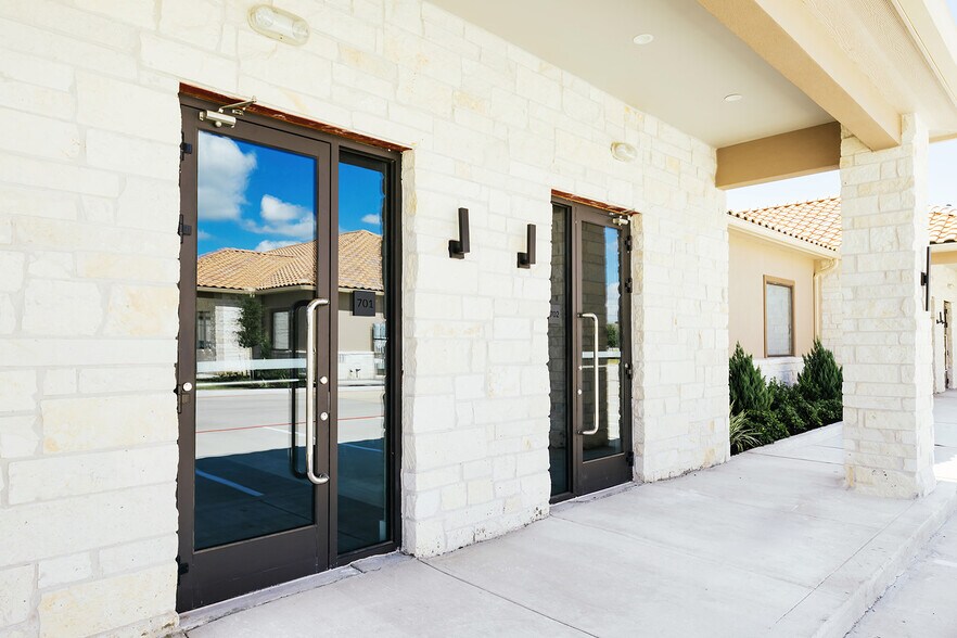 More Photos Of 8525 N Sam Houston Pkwy E, Humble Office For Sale