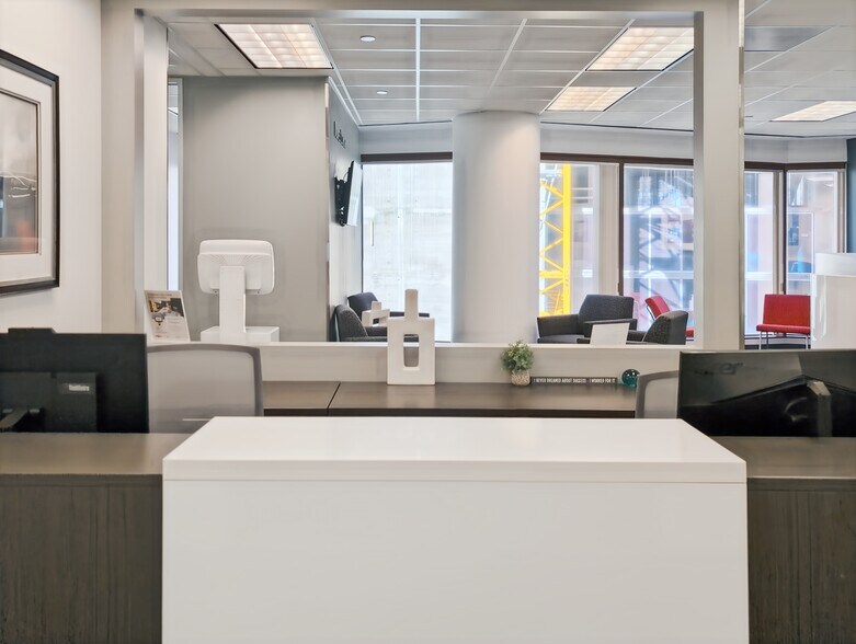 More Photos Of 100 S Ashley Dr, Tampa Coworking Space