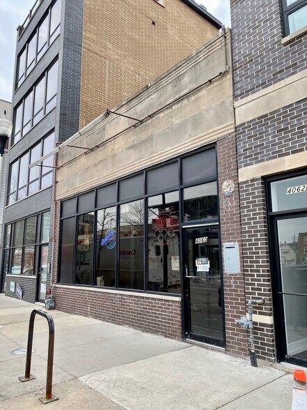 More Photos Of 4060 N Lincoln Ave, Chicago General Retail For Sale