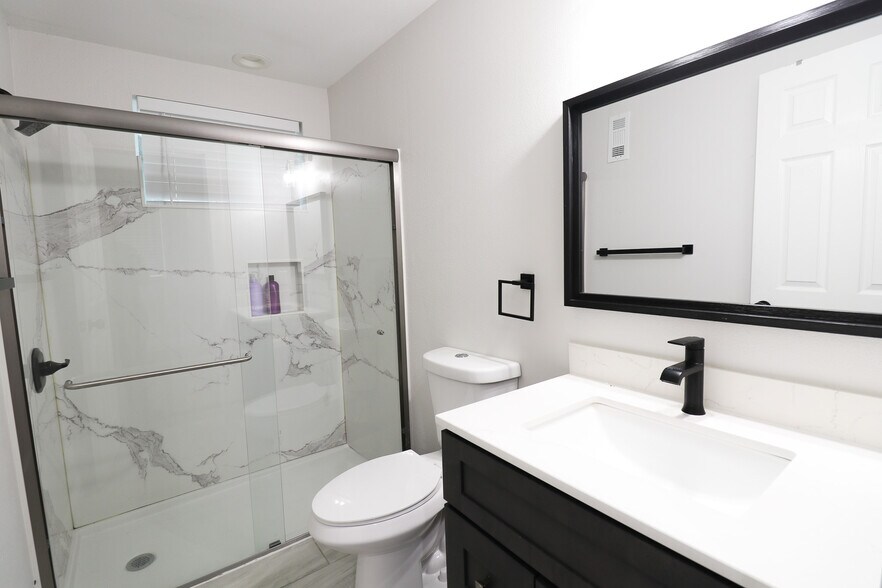 More Photos Of 875 Wood St, Oakland Apartments For Sale