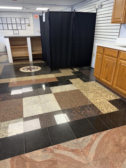 More Photos Of 840 Cumberland Hill Rd, Woonsocket Warehouse For Lease