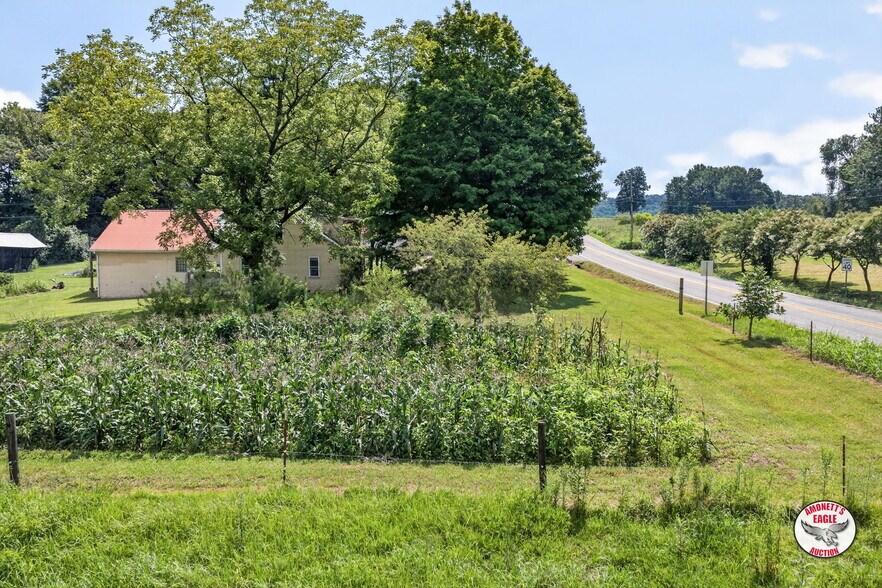 More Photos Of 2969 Moodyville Rd, Byrdstown General Retail For Sale
