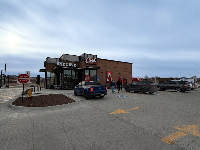 More Photos Of 5800 Sunnybrook Dr, Sioux City Fast Food For Sale