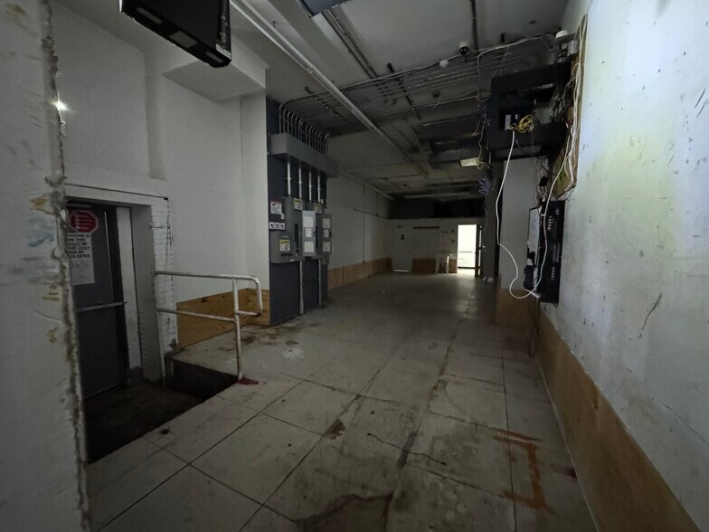 More Photos Of 124 Port Richmond Ave, Staten Island Storefront Retail Office For Lease