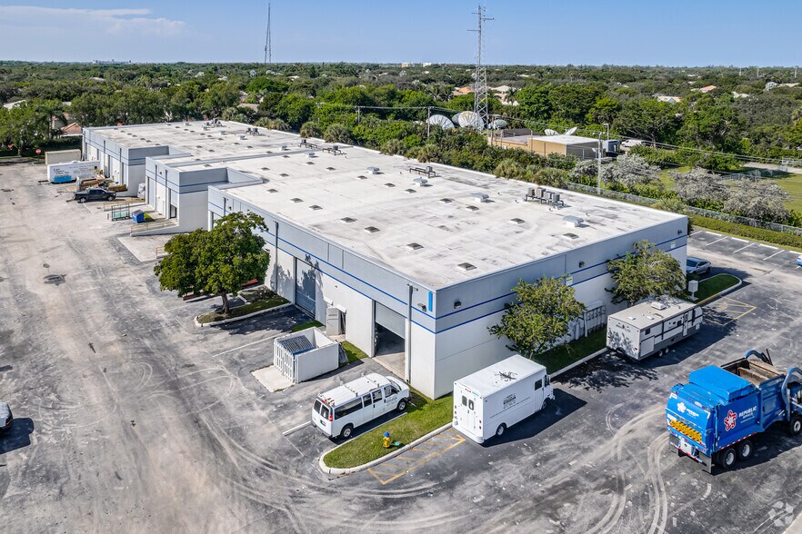 More Photos Of 6601 Lyons Rd, Coconut Creek Distribution For Lease