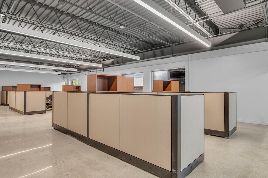 More Photos Of 10580 Barkley St, Overland Park Medical For Lease