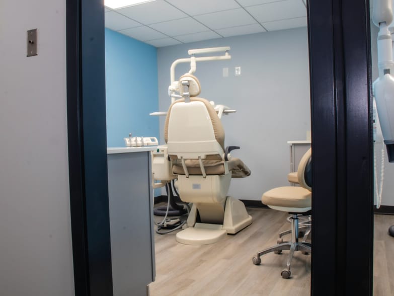 More Photos Of 826 Crescent St, Brockton Freestanding For Lease