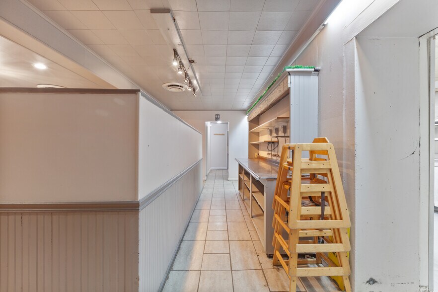 More Photos Of 194-198 Main St, Emmaus Restaurant For Sale