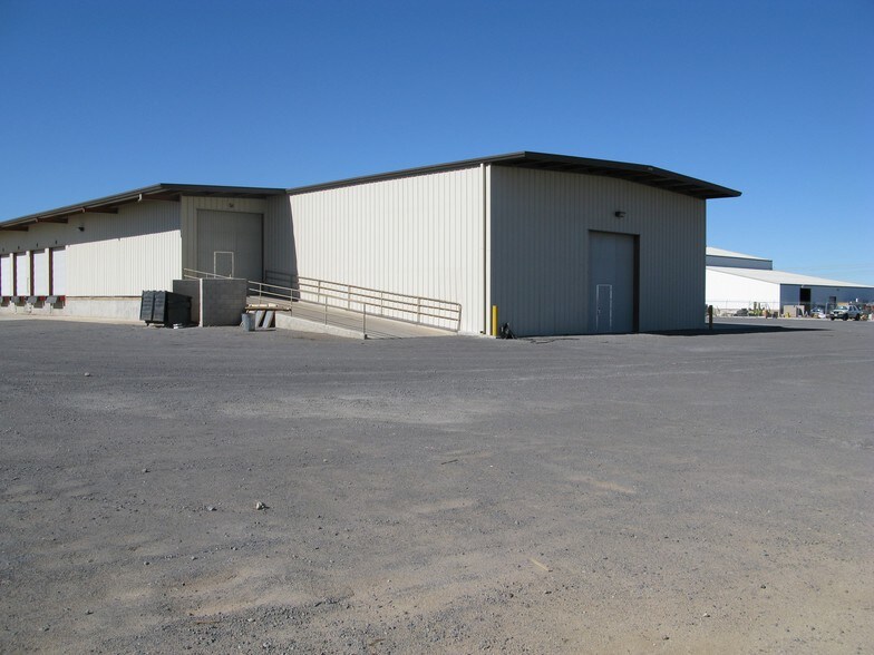 More Photos Of 16585 Beaver Rd, Adelanto Truck Terminal For Sale
