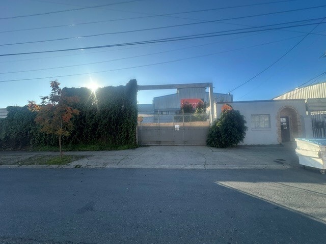 Primary Photo Of 3425 Ettie St, Oakland Warehouse For Lease