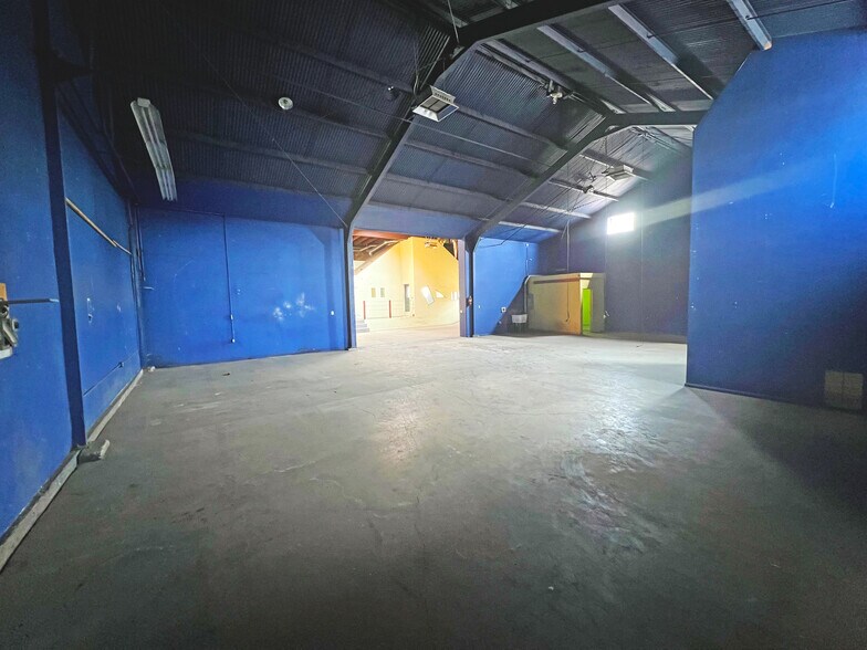 More Photos Of 401 N La Brea Ave, Inglewood Warehouse For Lease
