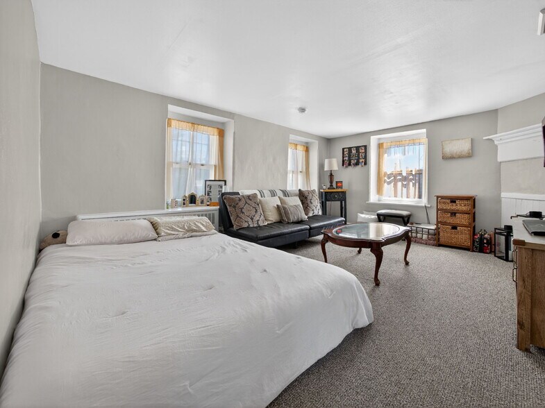 More Photos Of 1434-1436 W Broad St, Quakertown Office For Sale