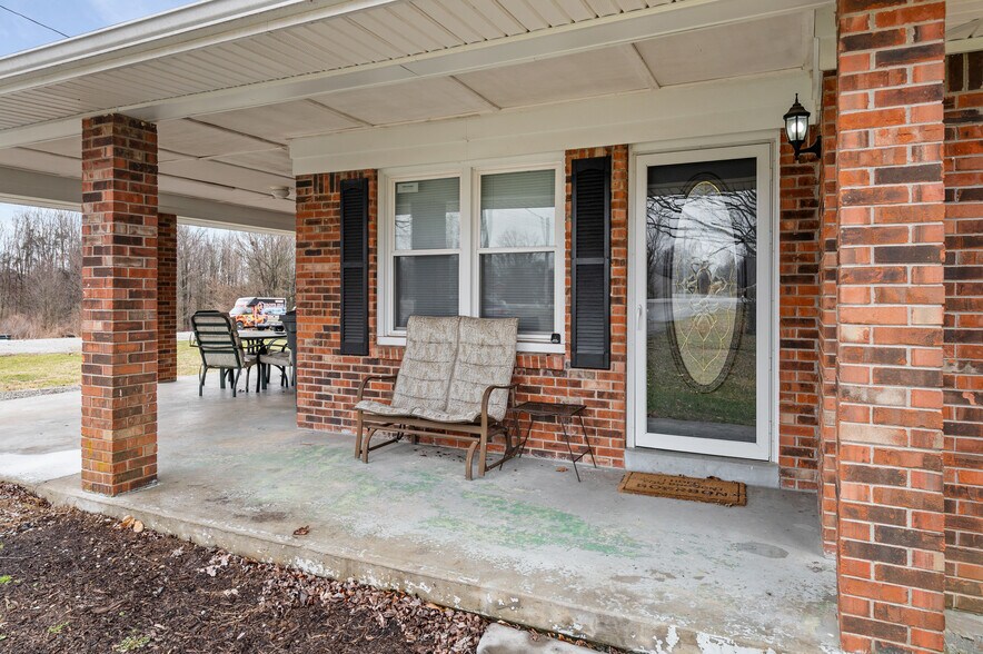 More Photos Of 3625 New Shepherdsville Rd, Bardstown Flex For Sale