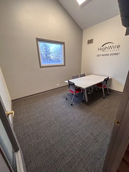More Photos Of 30 N Lincoln St, Batavia Office For Lease
