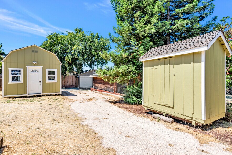 More Photos Of 602 W K St, Benicia Freestanding For Sale