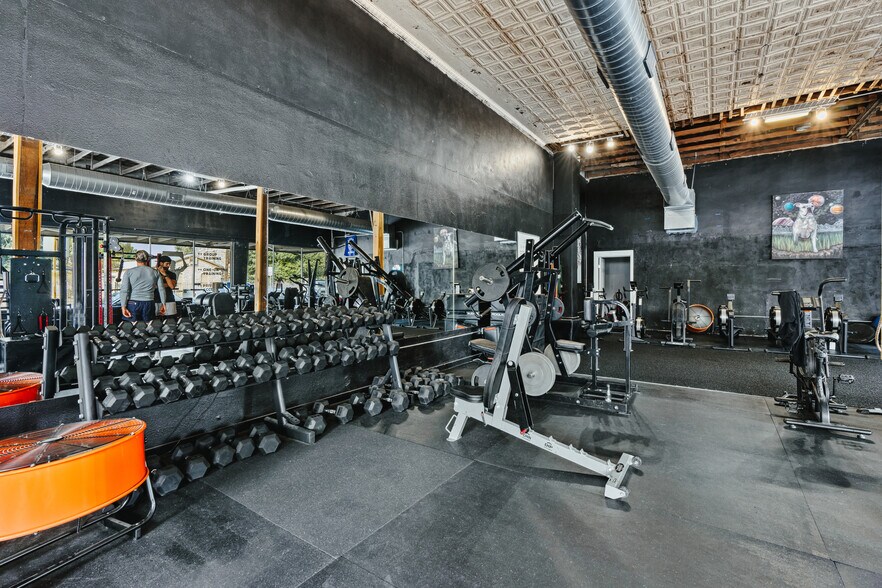 More Photos Of 1941-1947 N New Braunfels Ave, San Antonio Storefront Retail Office For Lease