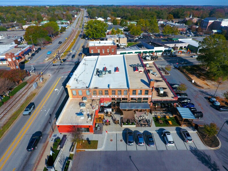 More Photos Of 114 East Curtis st, Simpsonville General Retail For Sale