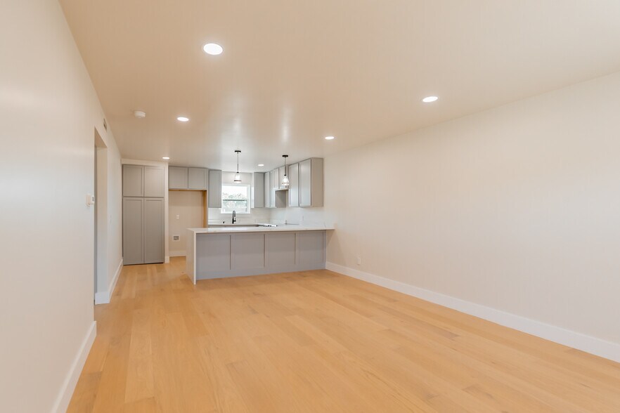 More Photos Of 701 W Highpoint Dr, Stillwater Apartments For Sale