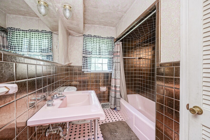 More Photos Of 73 Berlin Cross Keys Rd, Williamstown Specialty For Sale