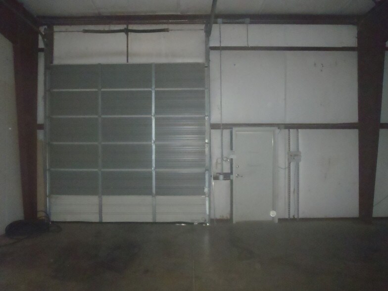 More Photos Of 5940 Kroger Dr, Fort Worth Warehouse For Lease