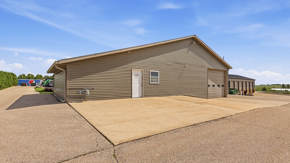 More Photos Of 5382 County Road A, Lancaster Industrial For Lease