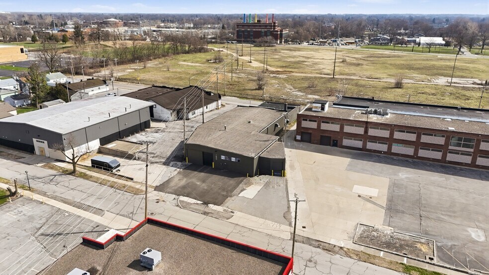 More Photos Of 1650 Cass St, Fort Wayne Warehouse For Sale