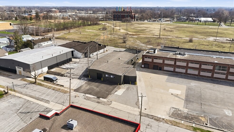 More Photos Of 1650 Cass St, Fort Wayne Warehouse For Lease