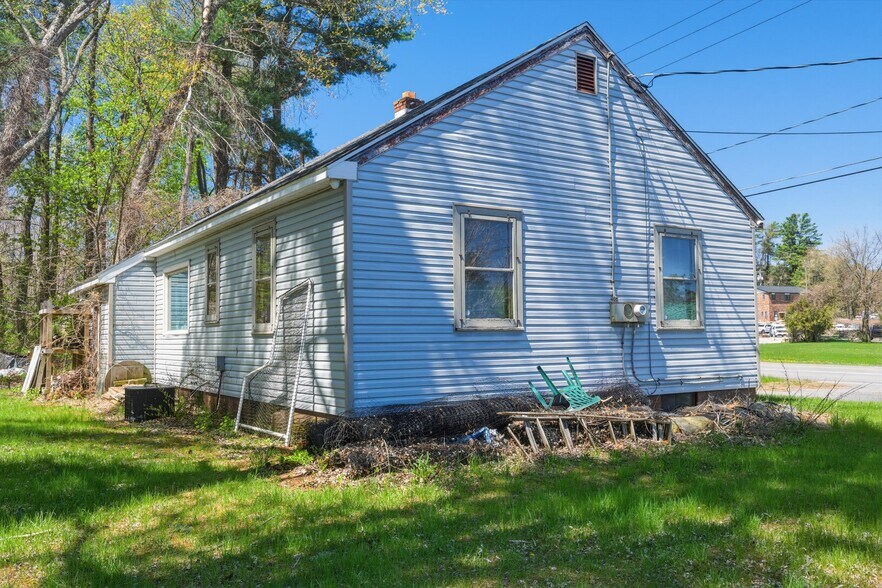 More Photos Of 458 NY-146, Clifton Park Freestanding For Sale