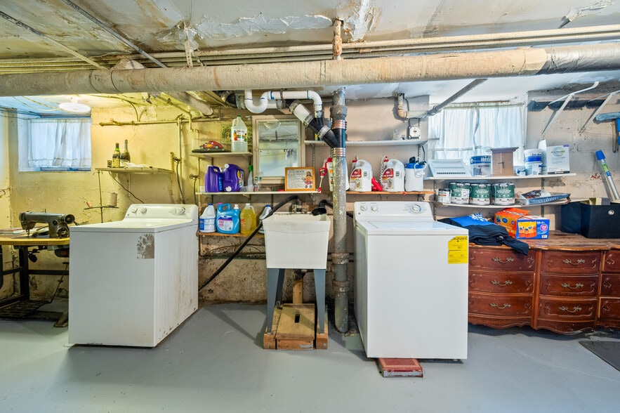 More Photos Of 2101 76th St, Brooklyn Flex For Sale