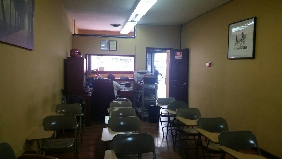 More Photos Of 278 Wyckoff Ave, Brooklyn Storefront Retail Residential For Lease