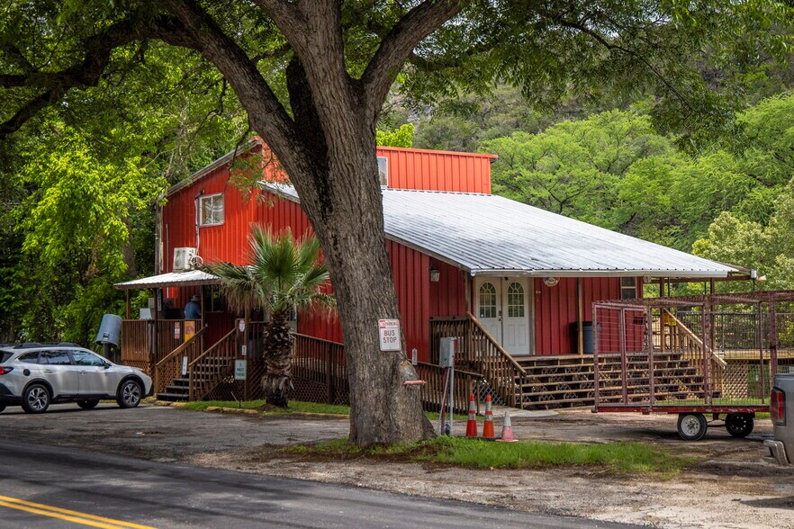 More Photos Of 7308 River Rd, New Braunfels Sports And Entertainment For Sale