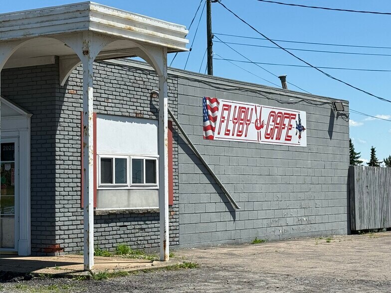 More Photos Of 2026 Lockport Rd, Niagara Falls Restaurant For Lease