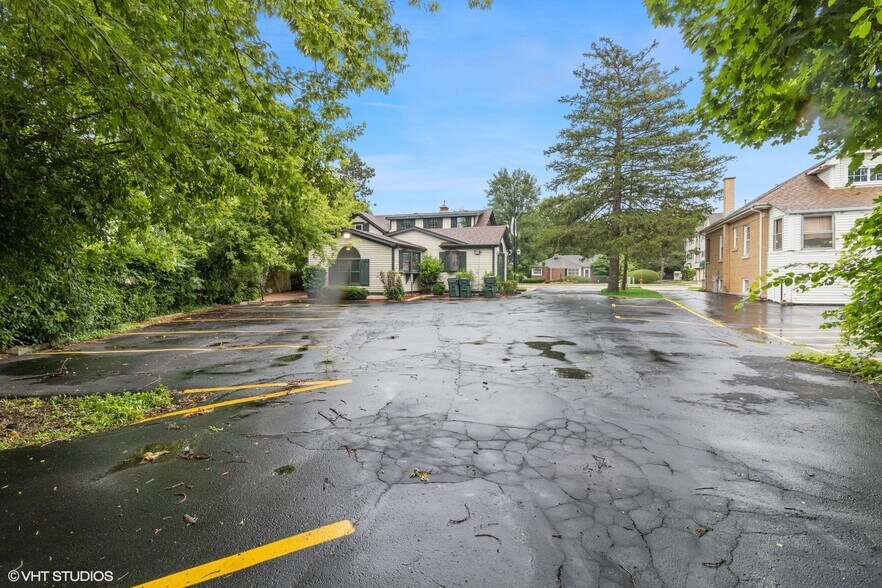 More Photos Of 438 N Hough St, Barrington Office For Sale