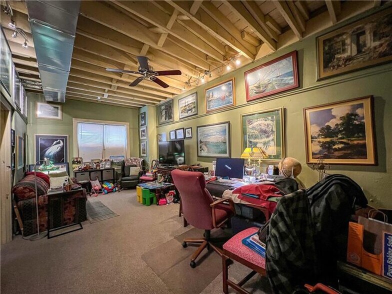 More Photos Of 118 N Main St, Butler Restaurant For Sale