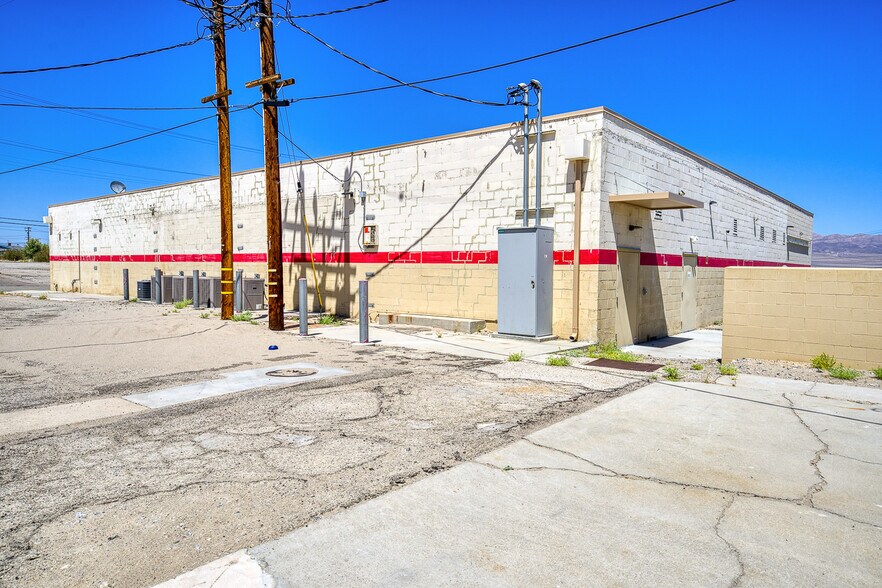 More Photos Of 13247 Jones St, Trona Freestanding For Sale