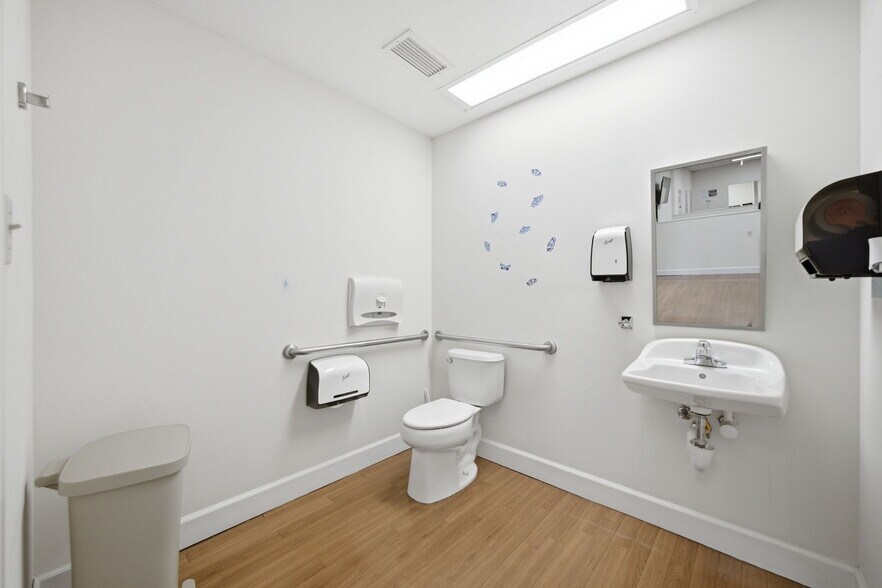 More Photos Of 433 SW 10th St, Ocala Medical For Sale