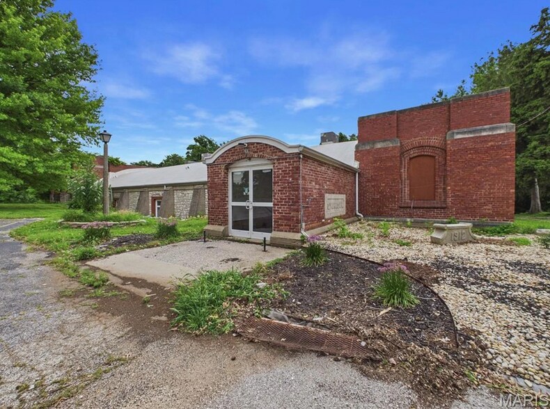 More Photos Of 2009 Seminary Rd, Alton Schools For Sale