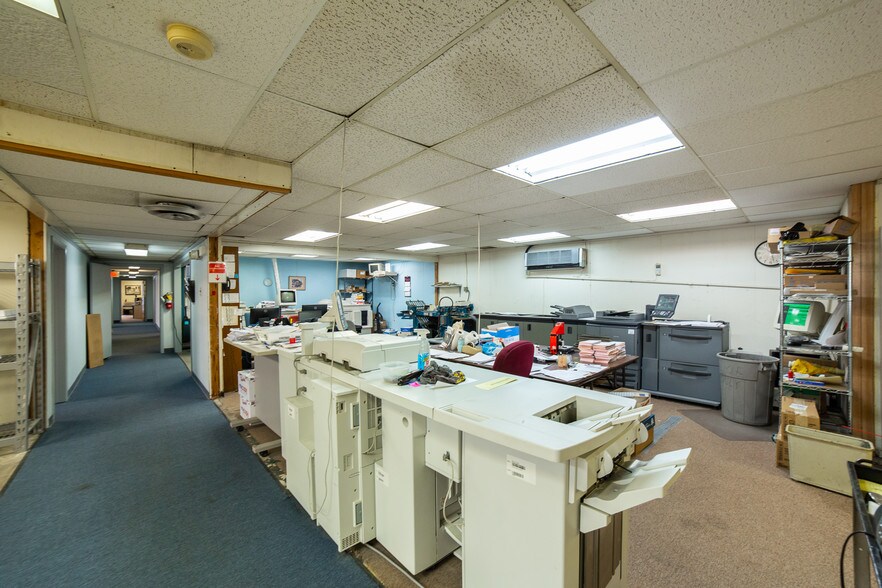 More Photos Of 1300 Industrial Blvd, Southampton Light Distribution For Sale